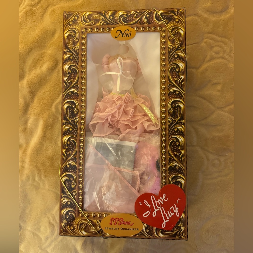 I Love Lucy - lucy ballerina jewelry organizer